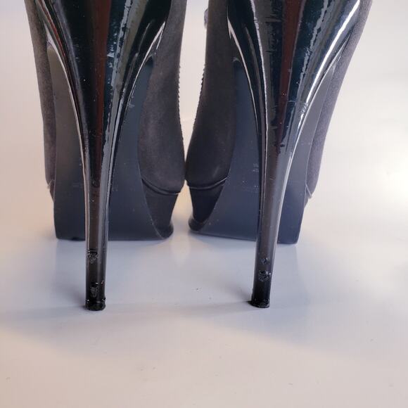YVES SAINT LAURENT TRIBUTE MARY JANE PLATFORM PUMPS IN GRAY PATENT TRIM SIZE 8.5 - Picture 5 of 11